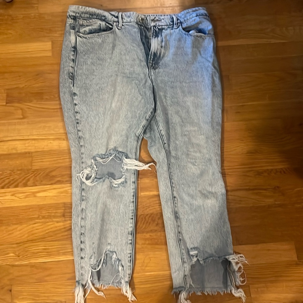 Good American Distressed ripped crop Jean